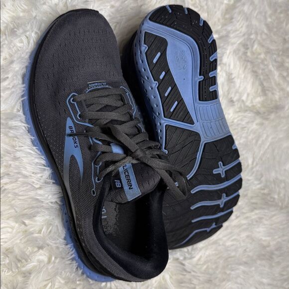 Brooks Black and Blue Athletic Shoes - Picture 5 of 8